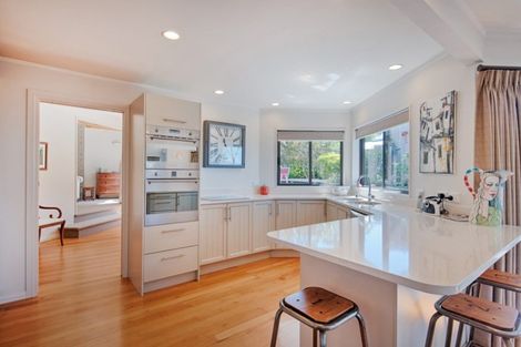 Photo of property in 7a View Road, Campbells Bay, Auckland, 0630