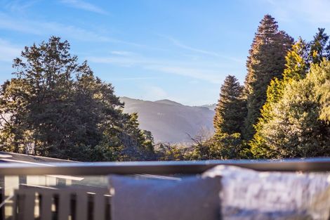 Photo of property in 20 Freemans Way, Pinehaven, Upper Hutt, 5019