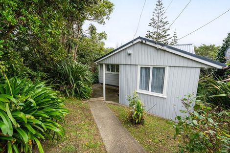 Photo of property in 18 Northumberland Street, Cannons Creek, Porirua, 5024