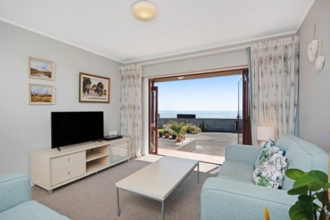 Photo of property in 2/33 Beach Road, Paekakariki, 5034