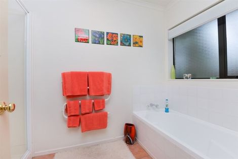 Photo of property in 2 Rosella Grove, Waimauku, 0812
