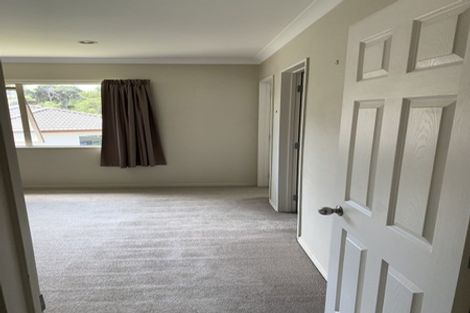 Photo of property in 24 George Deane Place, Greenhithe, Auckland, 0632