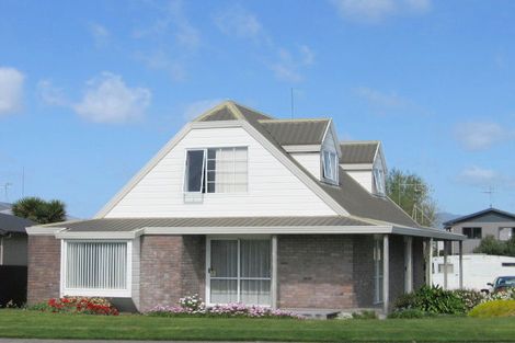 Photo of property in 906 Papamoa Beach Road, Papamoa Beach, Papamoa, 3118