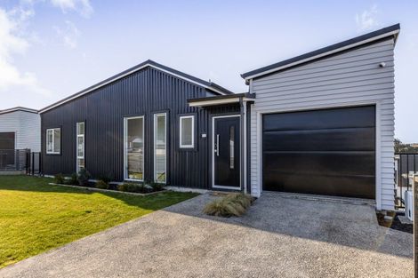 Photo of property in 32 Hokioi Drive, Kenepuru, Porirua, 5022