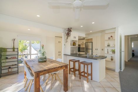 Photo of property in 13 Windsor Drive, Tairua, 3508