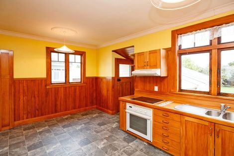 Photo of property in 16 Burns Avenue, Takaro, Palmerston North, 4412