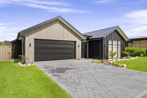 Photo of property in 45 Te Ara Kawakahia, Waikanae, 5036