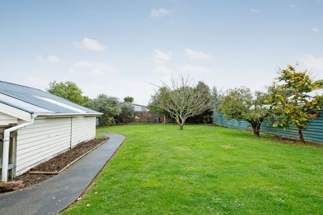 Photo of property in 16 Burns Avenue, Takaro, Palmerston North, 4412
