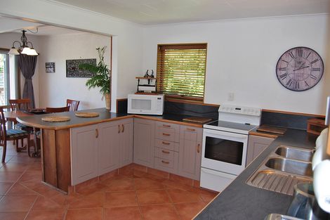 Photo of property in 39 Whaka Street, Maungaturoto, 0520