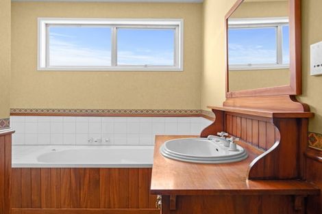 Photo of property in 9 Dunorling Street, Alexandra, 9320