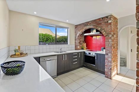 Photo of property in 15 Hawkswood Place, Avonhead, Christchurch, 8042