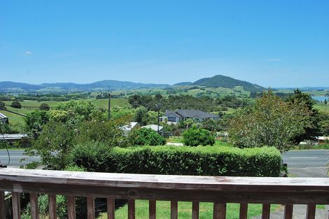 Photo of property in 39 Whaka Street, Maungaturoto, 0520