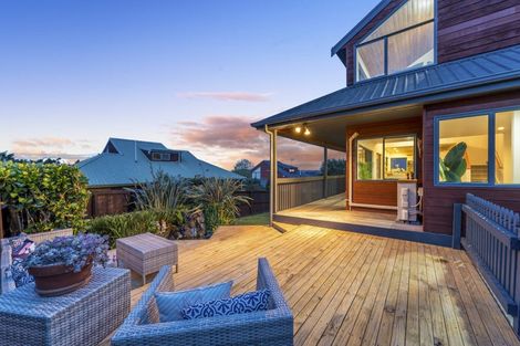 Photo of property in 30 Farquhar Road, Glendene, Auckland, 0602