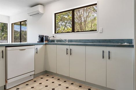 Photo of property in 79 Yorke Road, Haruru, 0204