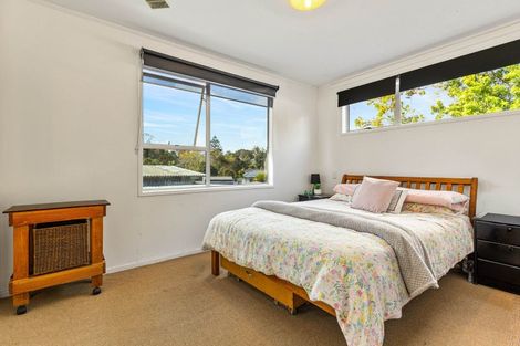 Photo of property in 6 Coey Place, Glen Eden, Auckland, 0602