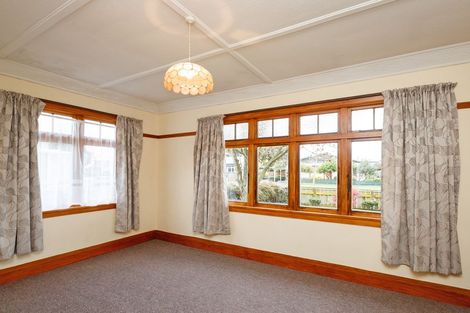 Photo of property in 16 Burns Avenue, Takaro, Palmerston North, 4412
