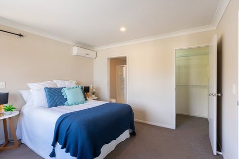 Photo of property in 18 Erlestoke Crescent, Churton Park, Wellington, 6037