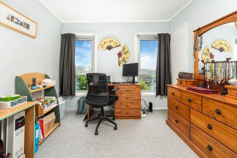 Photo of property in 11 Hollydale Grove, Churton Park, Wellington, 6037