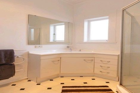 Photo of property in 16 Jasper Avenue, Mount Roskill, Auckland, 1041