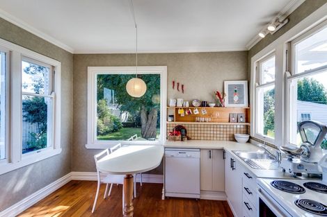 Photo of property in 99 Tollemache Road East, Longlands, Hastings, 4122