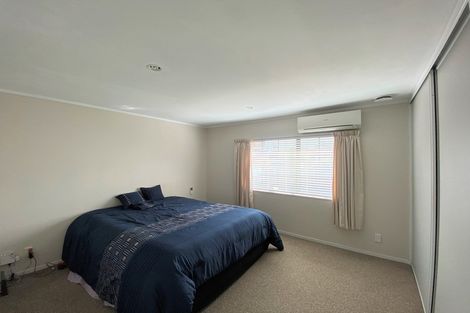 Photo of property in 8 Midvale Place, Burswood, Auckland, 2013