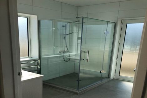 Photo of property in 2 Riroriro Close, Papakura, 2110