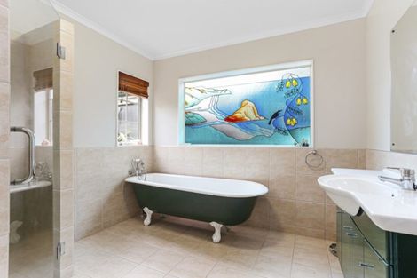 Photo of property in 181 Shaw Road, Oratia, Auckland, 0604