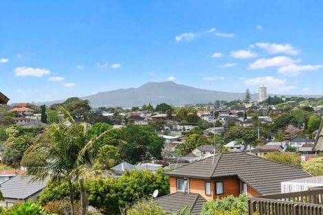 Photo of property in 127 Forrest Hill Road, Forrest Hill, Auckland, 0620