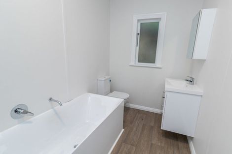 Photo of property in 43 Ngaio Road, Kelburn, Wellington, 6012