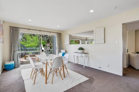 Photo of property in 18 Tyrico Close, Unsworth Heights, Auckland, 0632