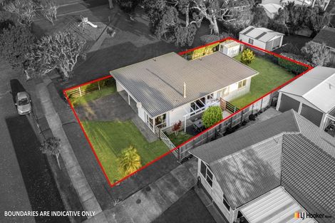 Photo of property in 18 Waterlea Avenue, Mangere Bridge, Auckland, 2022