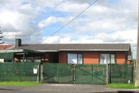 Photo of property in 701 Te Atatu Road, Te Atatu Peninsula, Auckland, 0610