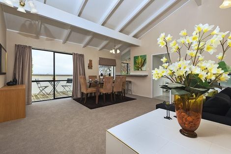 Photo of property in 26 Rotoma Rise, Clover Park, Auckland, 2019