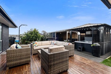 Photo of property in 17 Dreaver Drive, Waitara, 4320