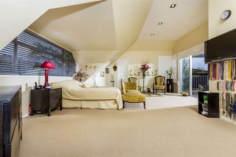 Photo of property in 2 Cliff Road, Torbay, Auckland, 0630