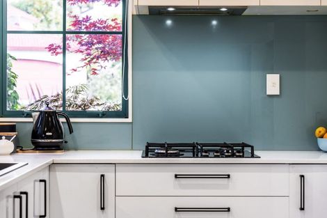 Photo of property in 3 Hobie Court, West Harbour, Auckland, 0618