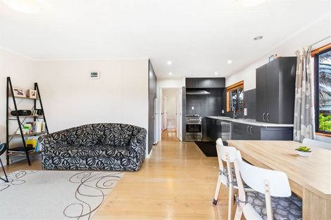 Photo of property in 2/9 Applewood Drive, Henderson, Auckland, 0612