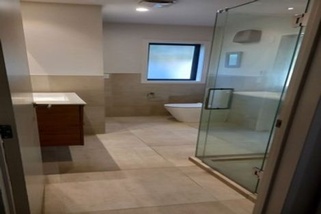 Photo of property in 2/7 Delisle Place, Windsor Park, Auckland, 0632