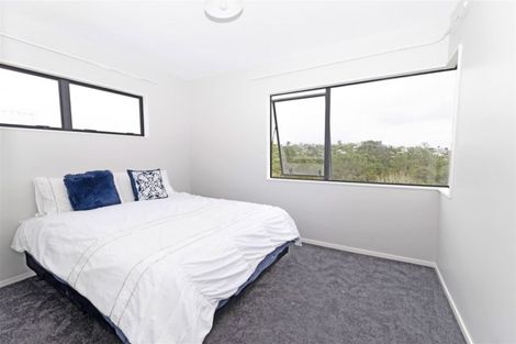Photo of property in 4/61 Sunrise Avenue, Murrays Bay, Auckland, 0630
