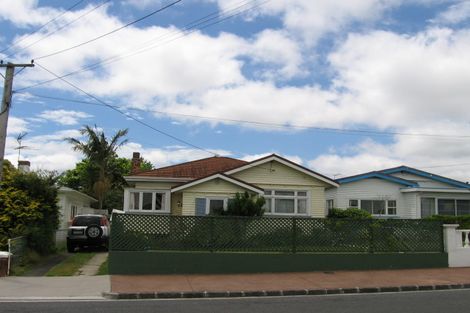 Photo of property in 19 Pasadena Avenue, Point Chevalier, Auckland, 1022