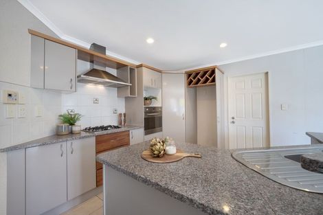 Photo of property in 11 Redcastle Drive, East Tamaki, Auckland, 2013