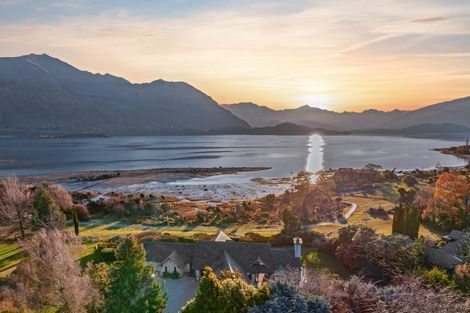 Photo of property in 186 Beacon Point Road, Wanaka, 9305