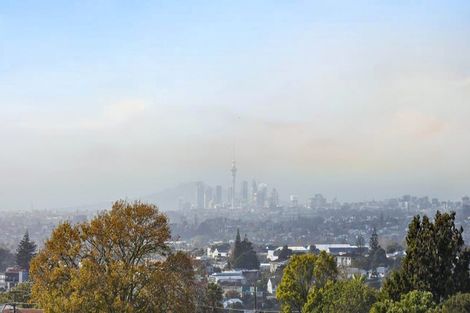 Photo of property in 85 Glengarry Road, Glen Eden, Auckland, 0602