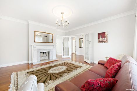 Photo of property in 399 Lake Road, Takapuna, Auckland, 0622