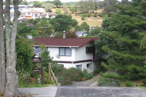 Photo of property in 1/24 Wyoming Avenue, Murrays Bay, Auckland, 0630