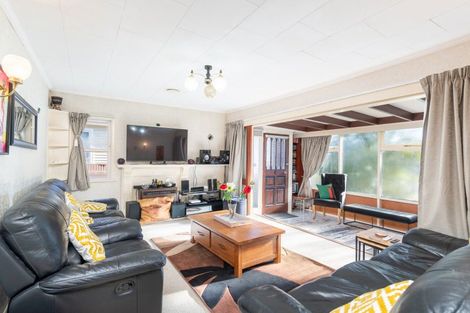 Photo of property in 15 Hay Street, Wainuiomata, Lower Hutt, 5014