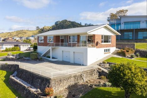 Photo of property in 28 Fyfe Road, Waihi Beach, 3611