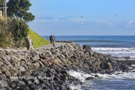 Photo of property in 1 Autere Street, Strandon, New Plymouth, 4312