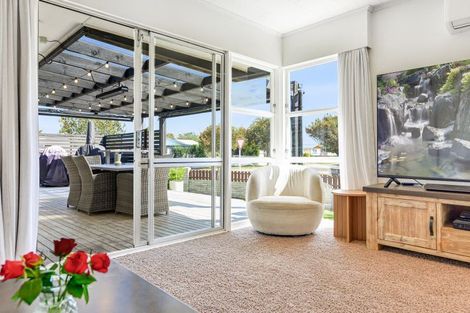 Photo of property in 2 Katherine Place, Melville, Hamilton, 3206