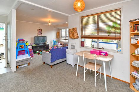 Photo of property in 91 Arimu Road, Papakura, 2110